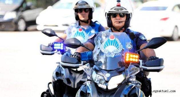 Bayraklı'da motorize zabıta ekipleri göreve başladı