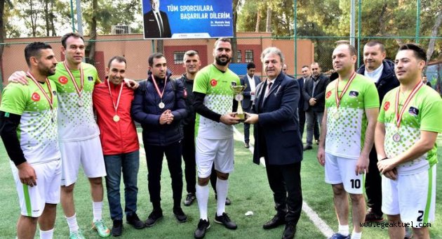 Bornova Belediyesi’nden birimler arası futbol turnuvası