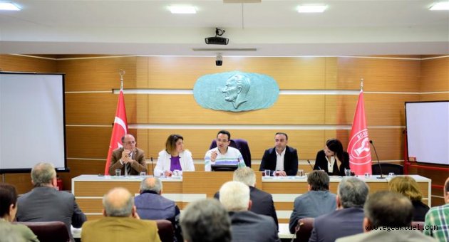 Bornova’da muhtarlarla hizmet buluşması