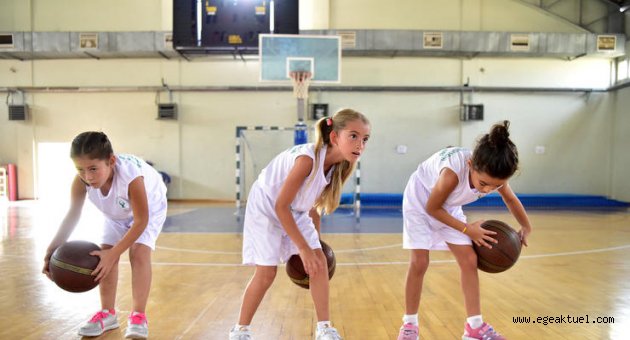 Bornova’da Yaz Spor Okulları’na yoğun ilgi
