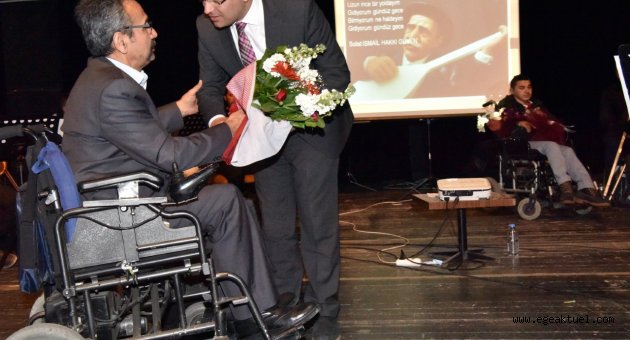 Bornovalı dostları Aşık Veysel’i hatırladı