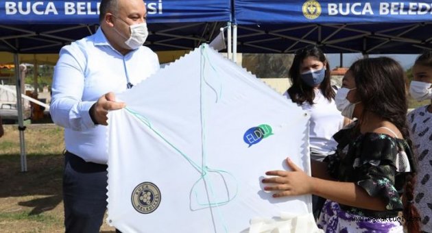 Bucalı çocuklar güzel havanın tadını uçurtmayla çıkardı