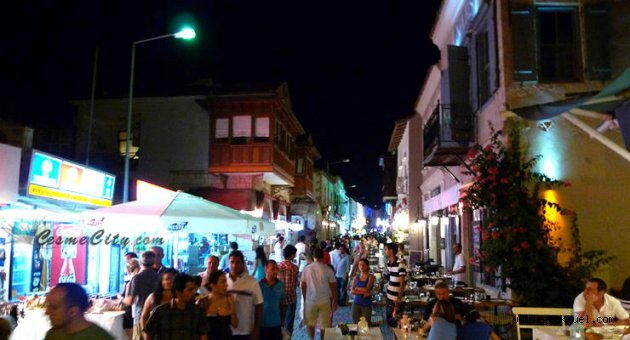 Çeşme, Eylül ayında da hareketli