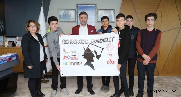 Çevreci öğrenciler Sandal'a projelerini anlattı