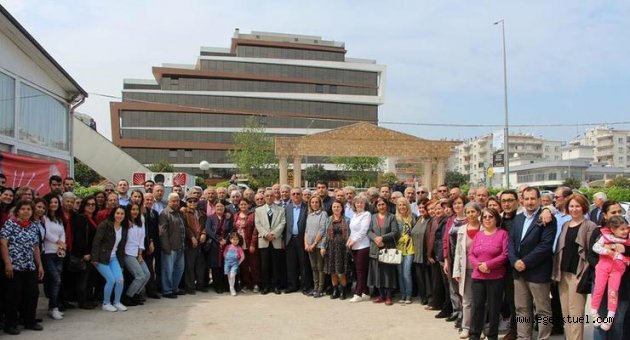 CHP Gaziemir bir gün sokakta bir gün salonda!