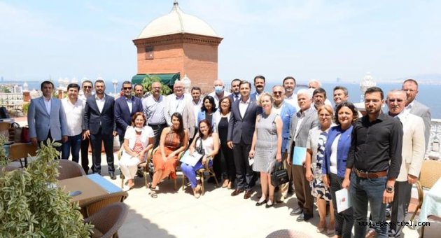 CHP İzmir'de ilçe başkanları toplantısı