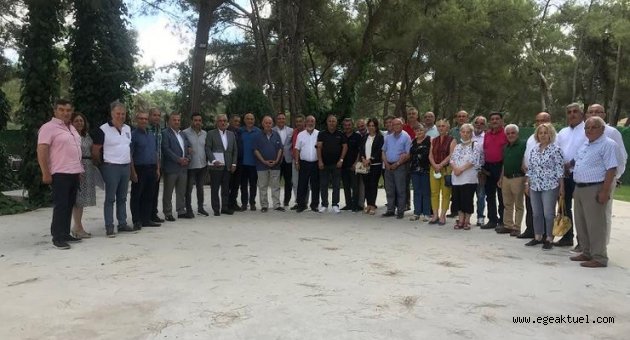CHP'liler kahvaltıda buluştu