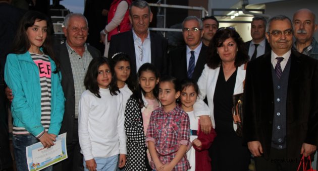 Çizgilerle "sev kardeşim" dediler