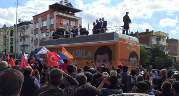 Davutoğlu'ndan İzmir'de 2. gün mesaisi