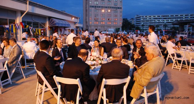 Denizciler alsancak limanı’ndaki iftarda buluştu