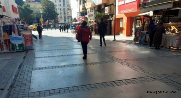 Depremden sonra vaka sayıları artan İzmir'de sokaklar boşaldı