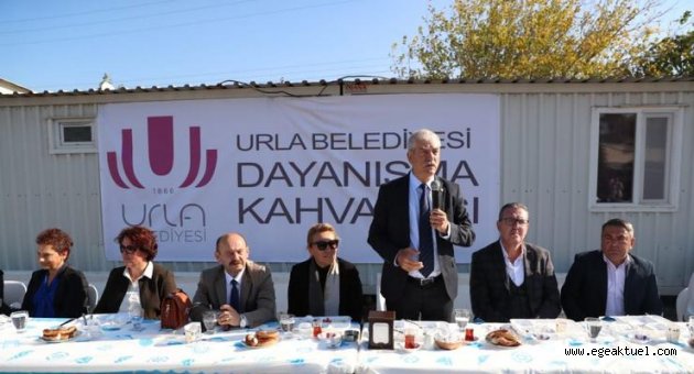 ‘Diktatörler diz çökünceye kadar ayağa kalkmalıyız’
