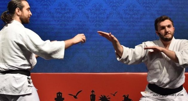 Doktorlar şiddete karşı aikido öğreniyor