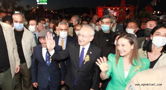 Efes Tarlası Yaşam Köyü’nde meşale yandı