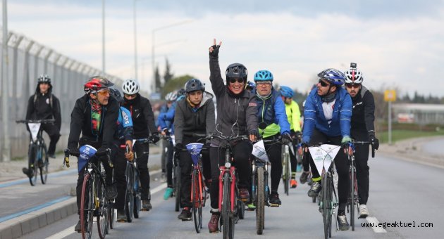 Gaziemirliler yeni yıl için pedalladı