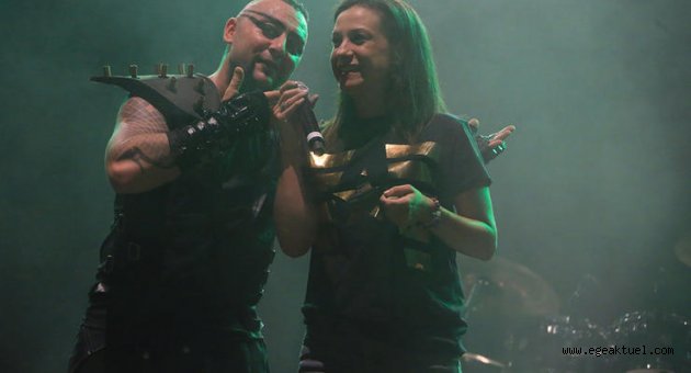 Hayko Cepkin'den Selçuk'ta muhteşem şov