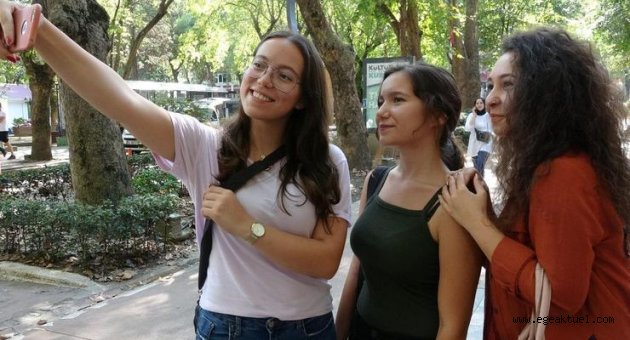 İşte Türkiye de kadınların en fazla selfie çektiği il