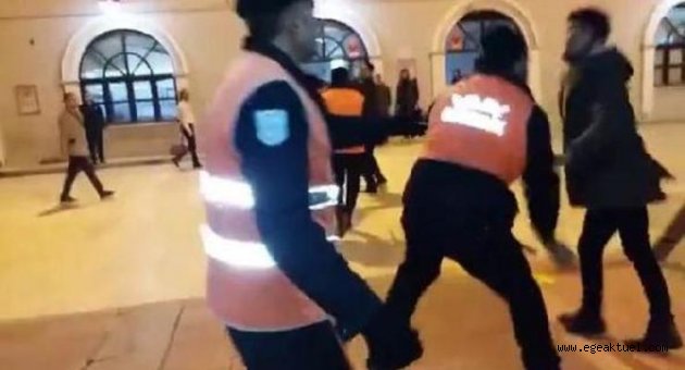 İZBAN'da bıçaklı kavga