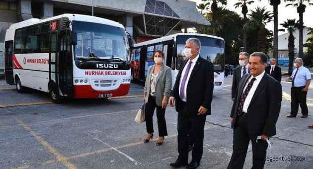 İzmir Büyükşehir Belediyesi 9 ilçeye otobüs hibe etti
