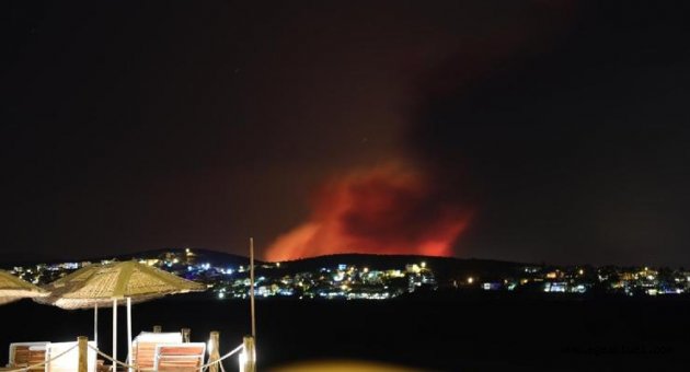 İzmir Çeşme’de yangın: 4 bin kişi tahliye edildi