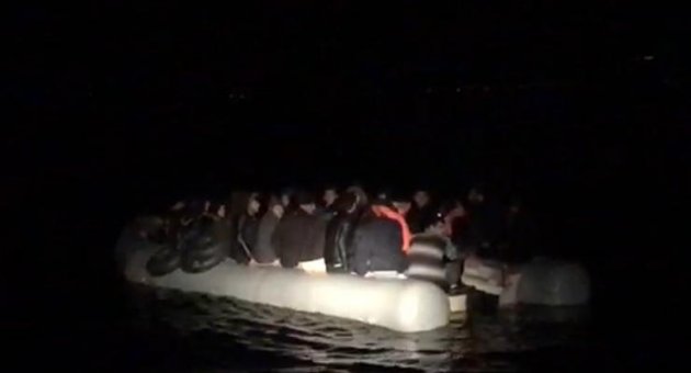 İzmir’de 98 kaçak göçmen yakalandı