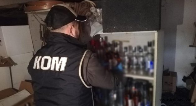 İzmir’de bin 406 şişe sahte içki ele geçirildi
