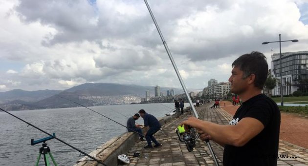  İzmir’de hayat normal şekilde devam ediyor