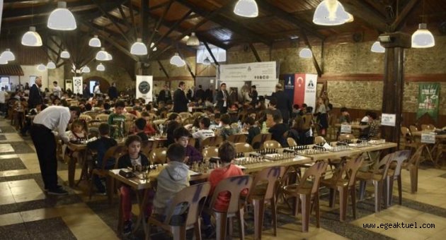 İzmir’de satranç heyecanı