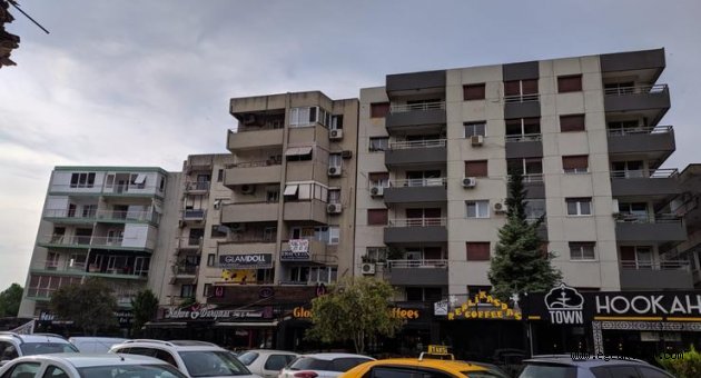 İzmir’deki eğik binalar tahliye ediliyor