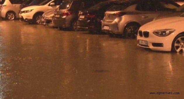 İzmir’i sağanak ve fırtına vurdu