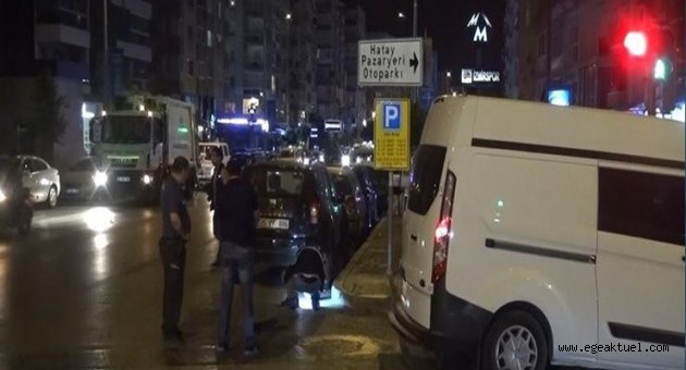 İzmir'de baba ve oğul silahla yaralandı