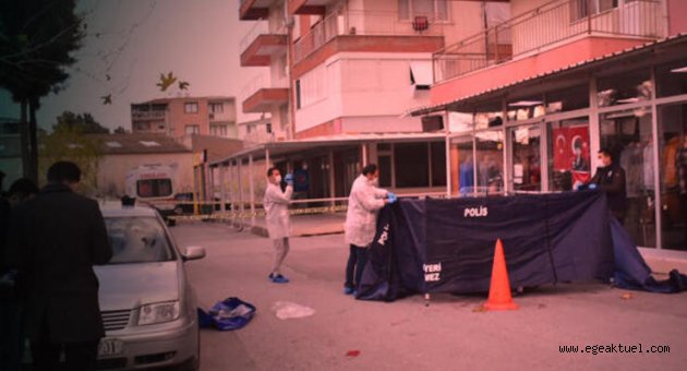 İzmir'de dehşet! Sokak ortasında babasını sopayla vurarak öldürdü