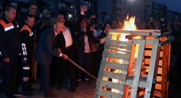 İzmir'de Hıdırellez ateşi yakıldı
