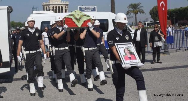 İzmir'de Işılay Saygın için tören düzenlendi