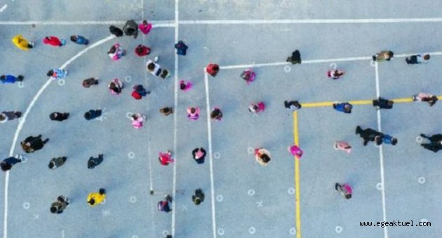 İzmir'de kontrollü normalleşme süreciyle okullarda yüz yüze eğitim başladı