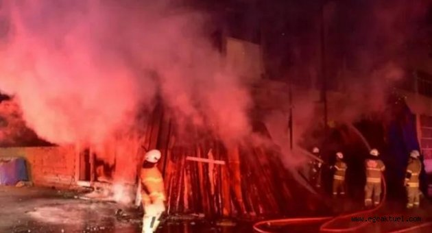 İzmir'de korkutan yangın! Alevler gökyüzüne yükseldi