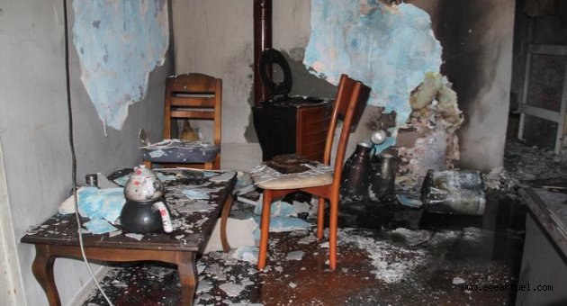 İzmir'de sobaya dökülen tiner patlamaya sebep oldu: 2 kardeş yaralı