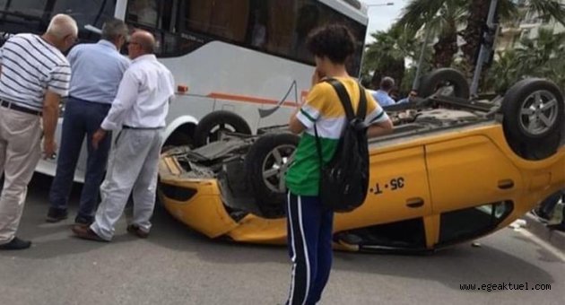 İzmir'de taksi ters döndü