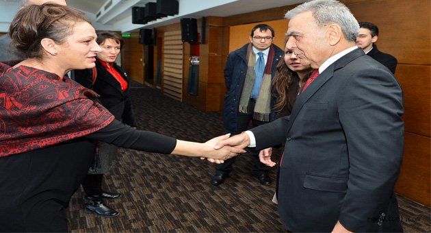 İzmir'den Dünya'ya anlamlı mesaj