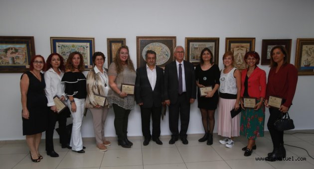 İzmir'in Renkleri Karabağlar'da sergilendi