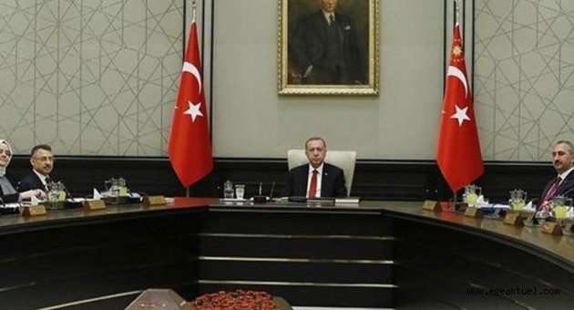 Kabine toplanıyor.