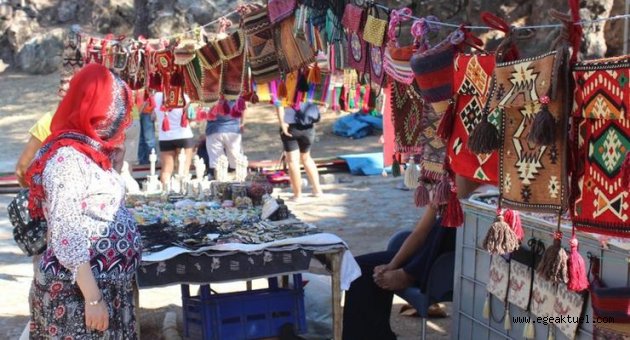 Kadifekale'de, kadınların dokuduğu ürünlere ilgi