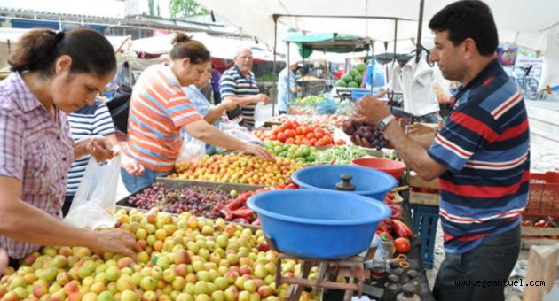 Kadınlar mutfakta kış hazırlıklarına başladı