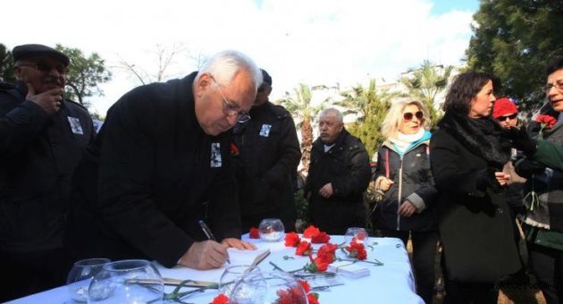 "Kalemi direnç ve gurur heykelidir"