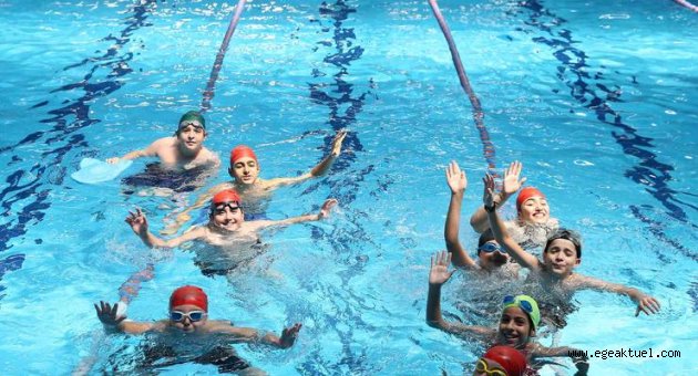 Karşıyaka’nın yüzme havuzu çok sevildi
