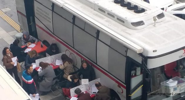 Karşıyaka tek yürek oldu