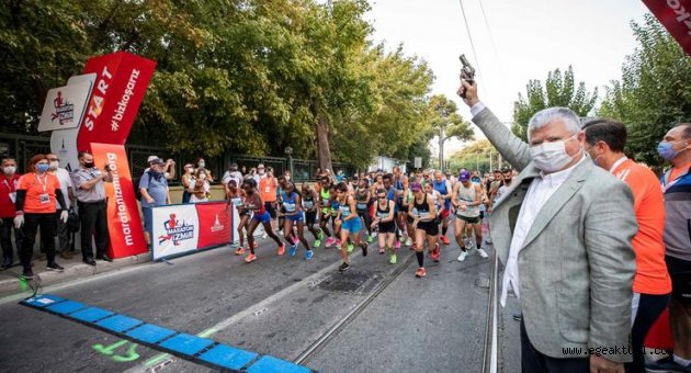 Maraton İzmir koşuldu