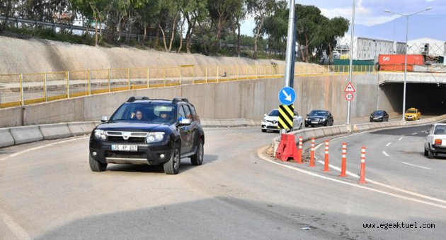 O caddede trafik düzenlemesi