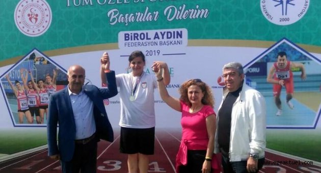 Özel öğrenci Sezen, Ege Bölge şampiyonu oldu