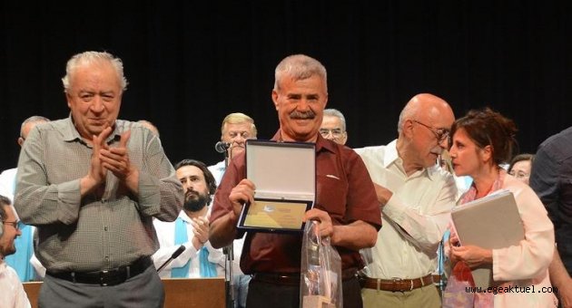 Özgüven'e barış ödülü